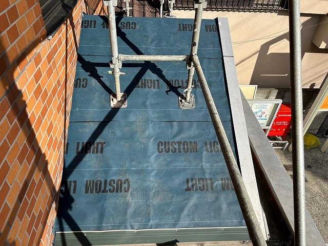 甲府市　屋根カバー工法